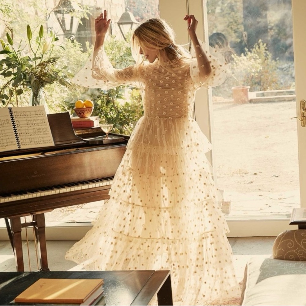 Lennox Dress (sample) - Picture 2 of 11